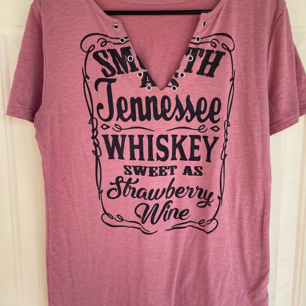 Women’s T Shirt Smooth As Tennessee Whiskey Sweet As Strawberry Wine L?